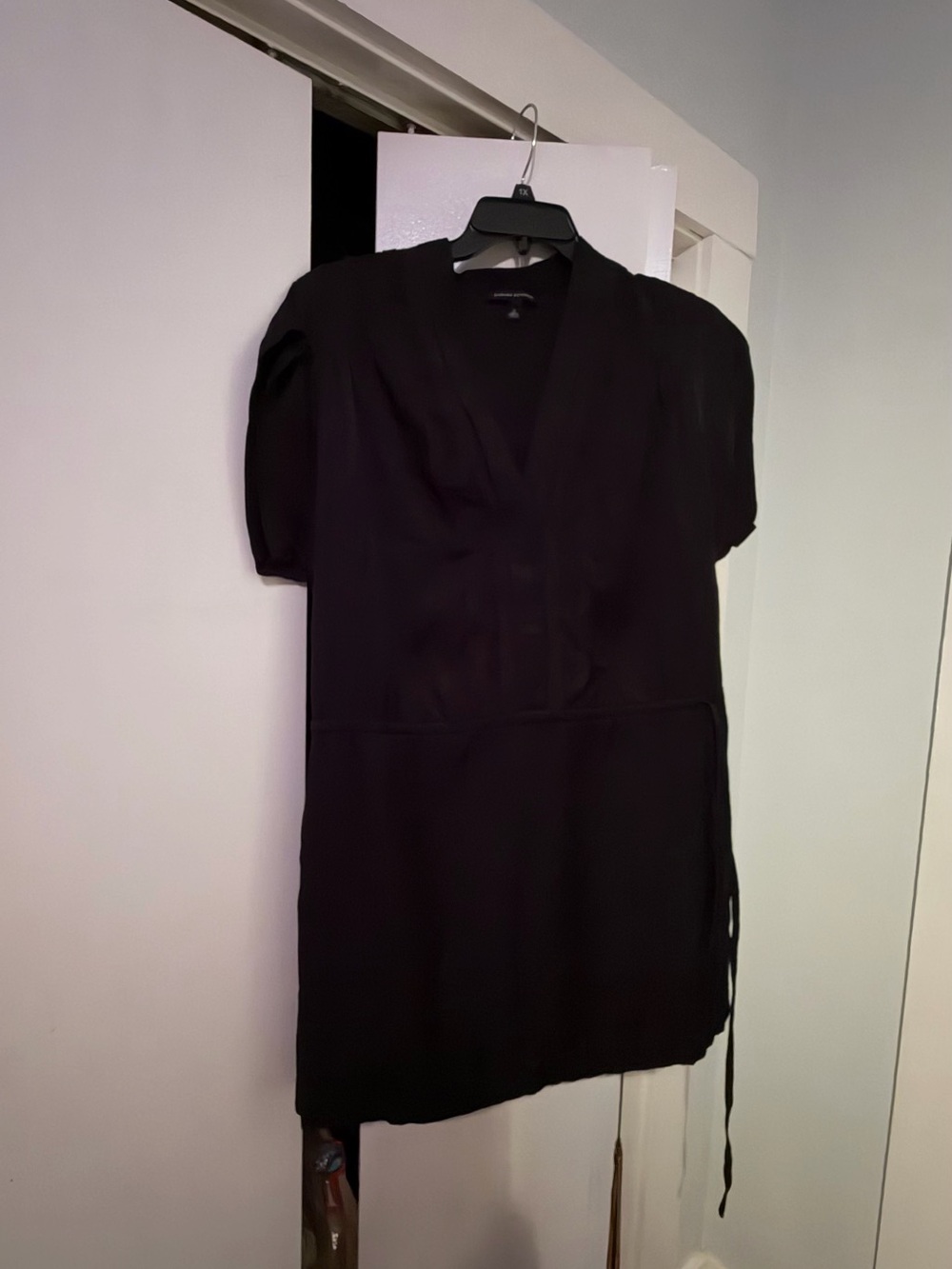 Banana Republic Black V-Neck Short Sleeve Tunic with Side Tie